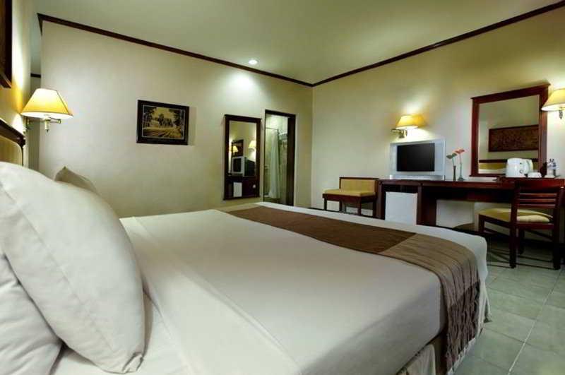 Hotel Santika Semarang Eksteriør bilde